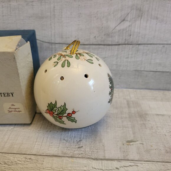 Lord Nelson Pottery Staffordshire England Christmas Ornament With Box - Picture 2 of 5